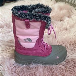 Girls Northface winter boot